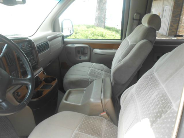 2002 Chevrolet Express 750i 4dr Sdn