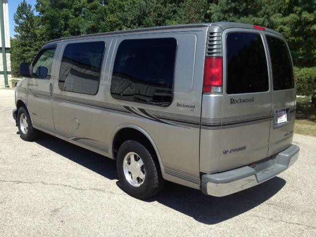 2002 Chevrolet Express LS Awd W/sunroof