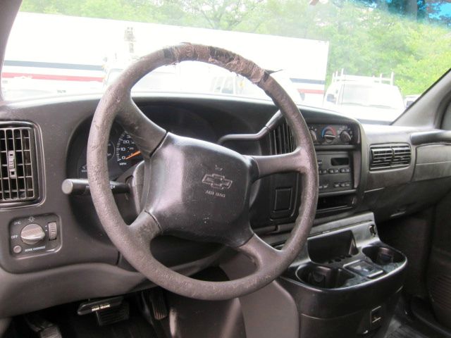 2002 Chevrolet Express REG WB