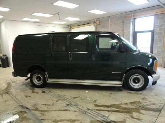 2002 Chevrolet Express Coupe 4D