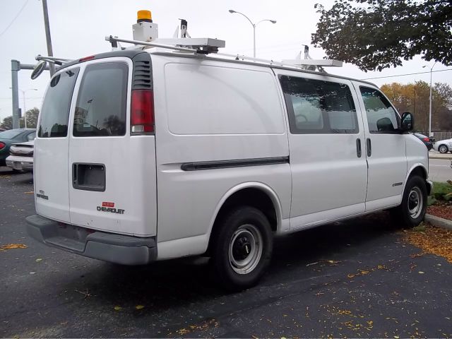 2002 Chevrolet Express REG WB