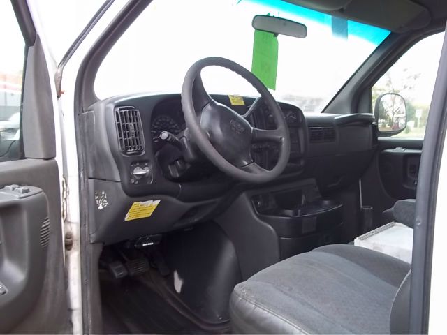 2002 Chevrolet Express REG WB