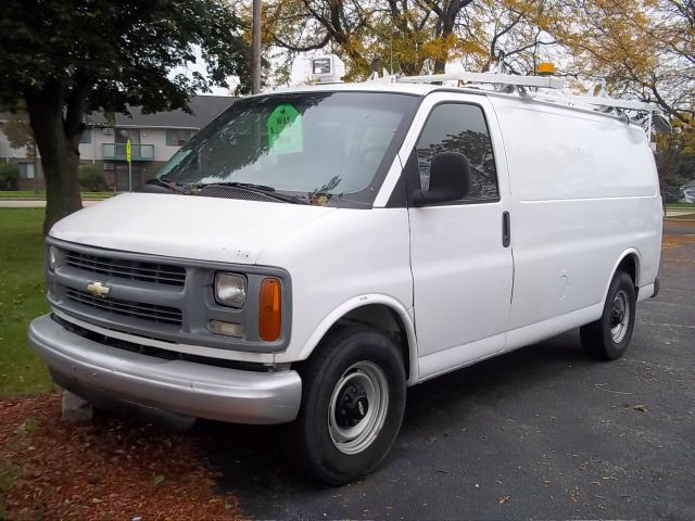 2002 Chevrolet Express REG WB