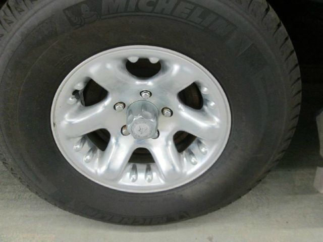 2002 Chevrolet Express 750i 4dr Sdn