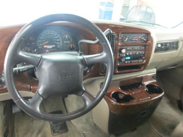 2002 Chevrolet Express 750i 4dr Sdn