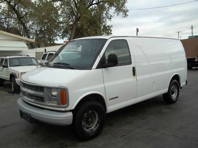 2002 Chevrolet Express REG WB