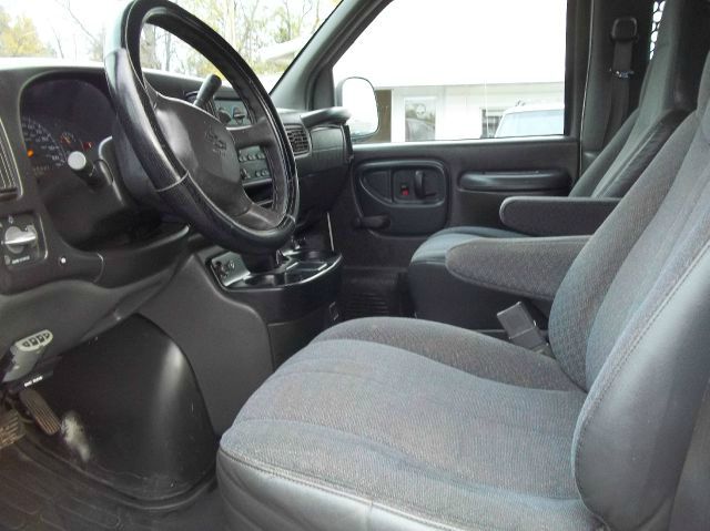 2002 Chevrolet Express REG WB