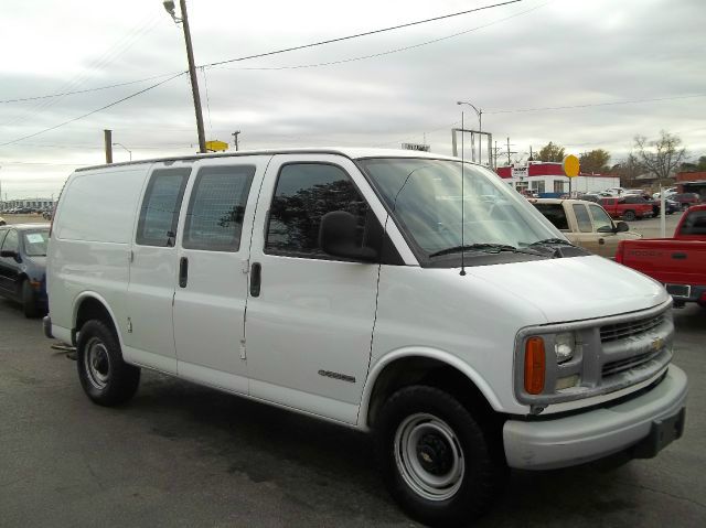 2002 Chevrolet Express REG WB