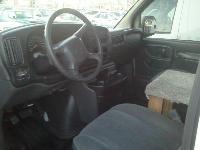 2002 Chevrolet Express REG WB