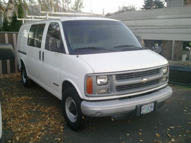 2002 Chevrolet Express REG WB