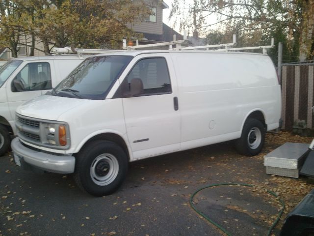 2002 Chevrolet Express REG WB