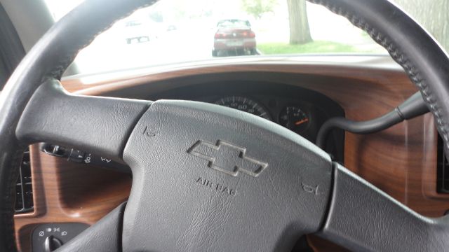 2003 Chevrolet Express 750i 4dr Sdn