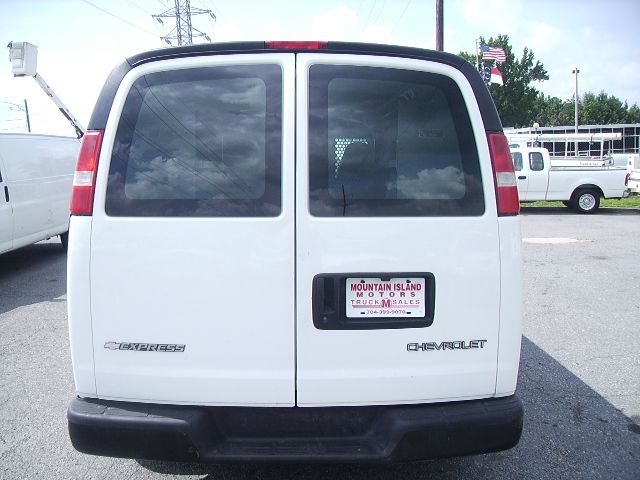 2003 Chevrolet Express REG WB