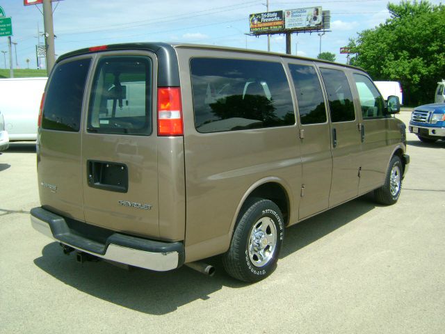 2003 Chevrolet Express LS 15