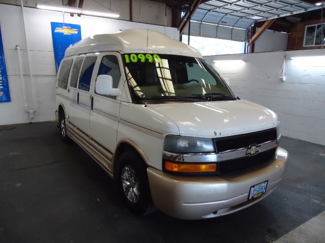 2003 Chevrolet Express CE 1.8