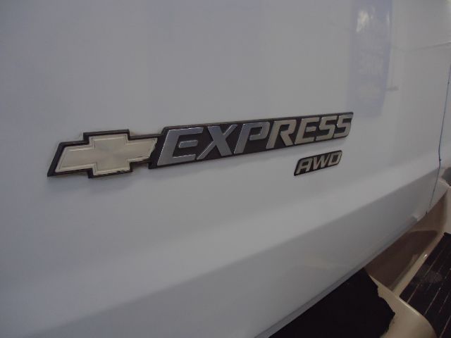 2003 Chevrolet Express CE 1.8