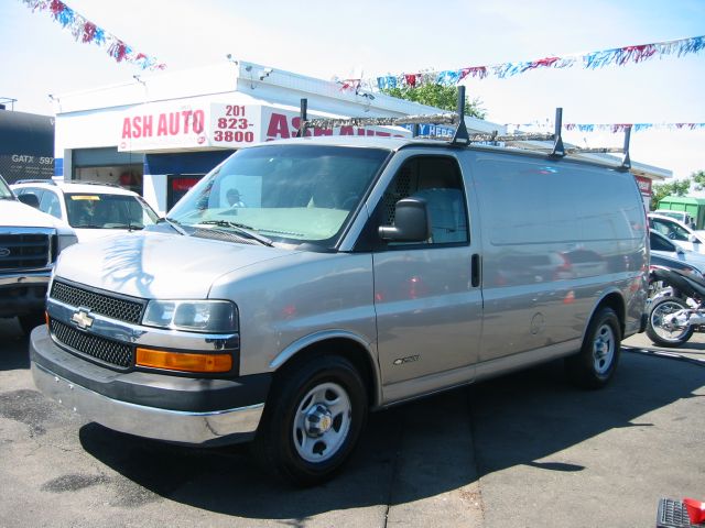 2003 Chevrolet Express Ml320 AWD 3.2L
