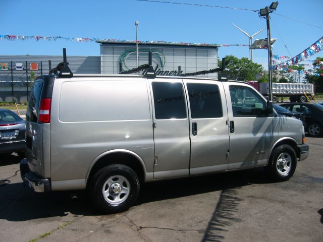 2003 Chevrolet Express Ml320 AWD 3.2L