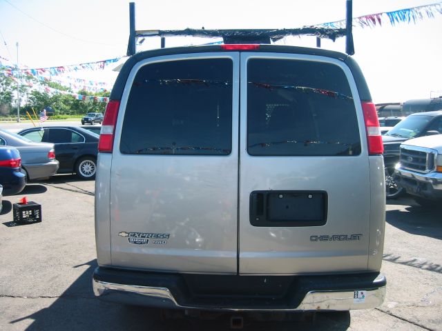 2003 Chevrolet Express Ml320 AWD 3.2L