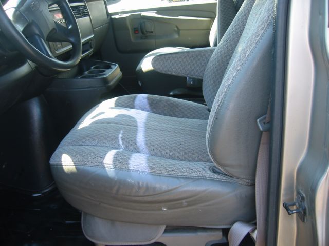 2003 Chevrolet Express Ml320 AWD 3.2L