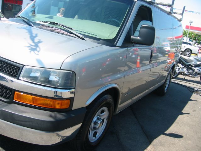2003 Chevrolet Express Ml320 AWD 3.2L