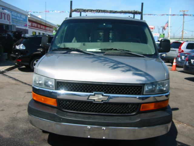 2003 Chevrolet Express Ml320 AWD 3.2L