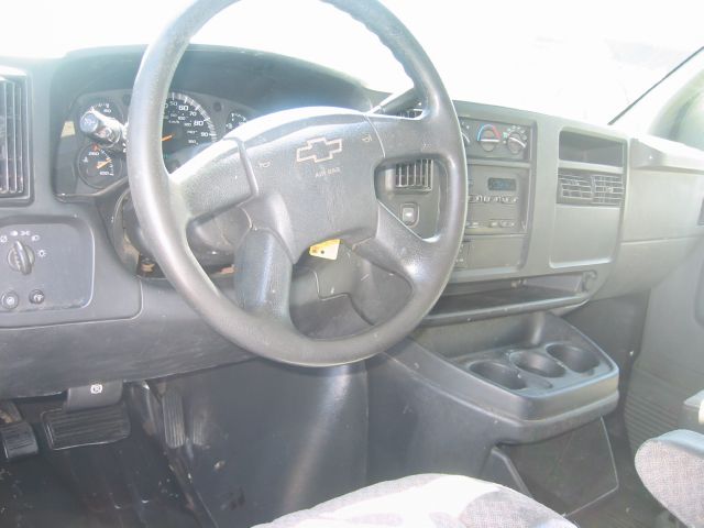 2003 Chevrolet Express Ml320 AWD 3.2L