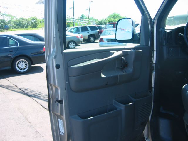 2003 Chevrolet Express Ml320 AWD 3.2L