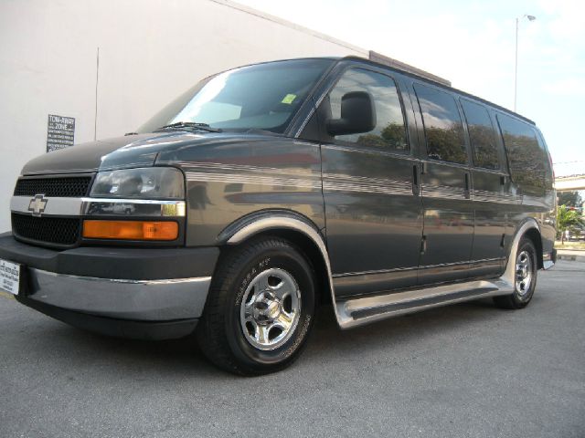 2003 Chevrolet Express 750i 4dr Sdn