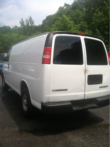 2003 Chevrolet Express REG WB