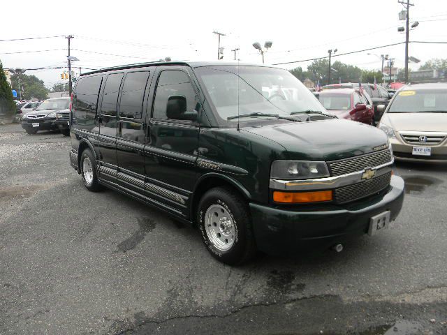2003 Chevrolet Express 750i 4dr Sdn