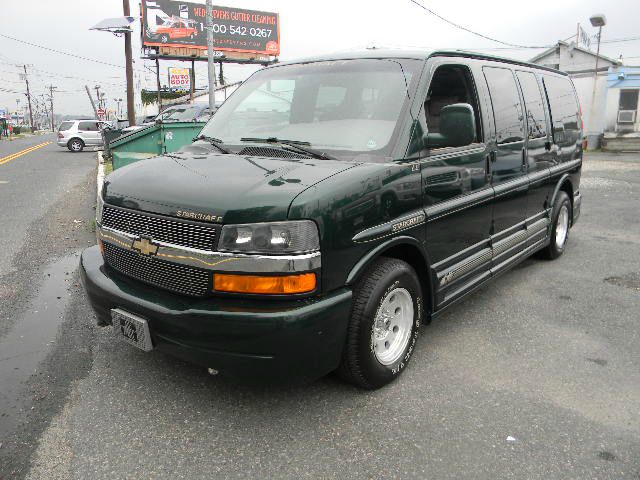 2003 Chevrolet Express 750i 4dr Sdn