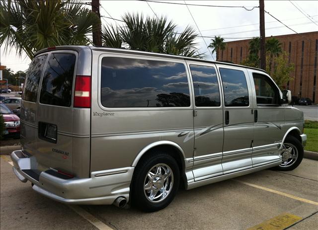 2003 Chevrolet Express S-line Premium Plus