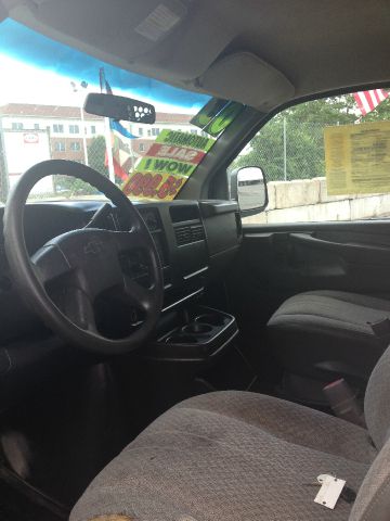 2003 Chevrolet Express REG WB