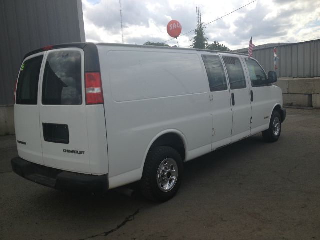 2003 Chevrolet Express REG WB