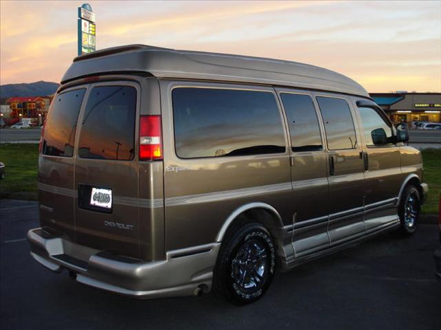 2003 Chevrolet Express 4X4 SR5 TRD