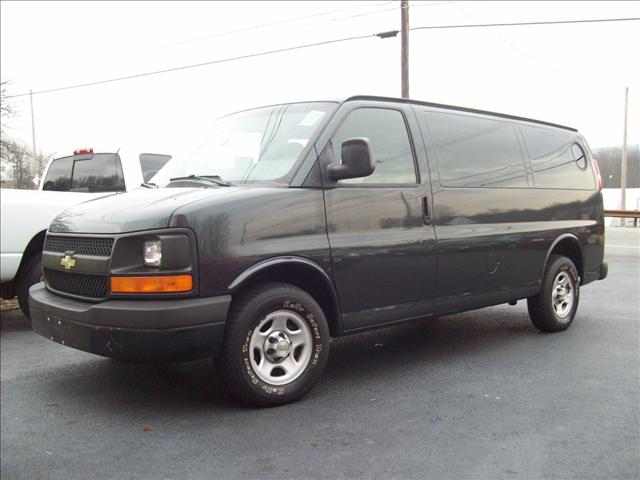 2003 Chevrolet Express XLT Sport 4.6L 2WD