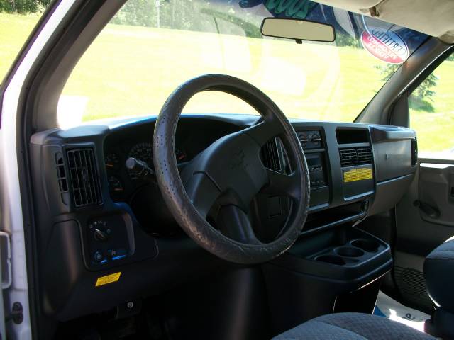 2003 Chevrolet Express Base