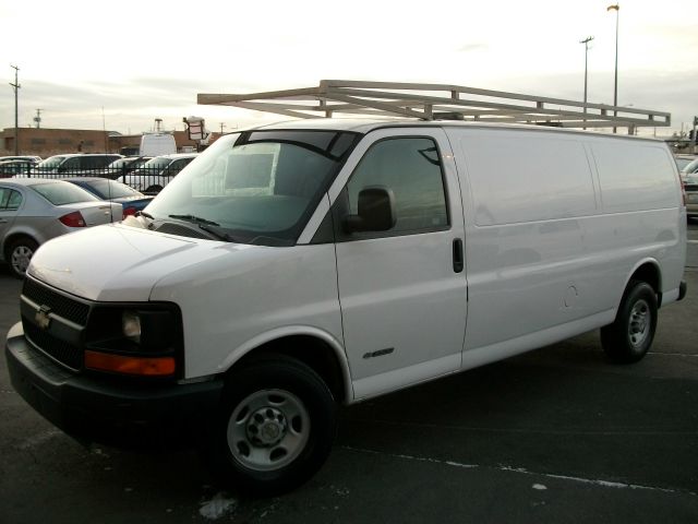 2004 Chevrolet Express Club Cab 155 WB HD 4WD