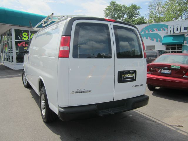 2004 Chevrolet Express Coupe 4D