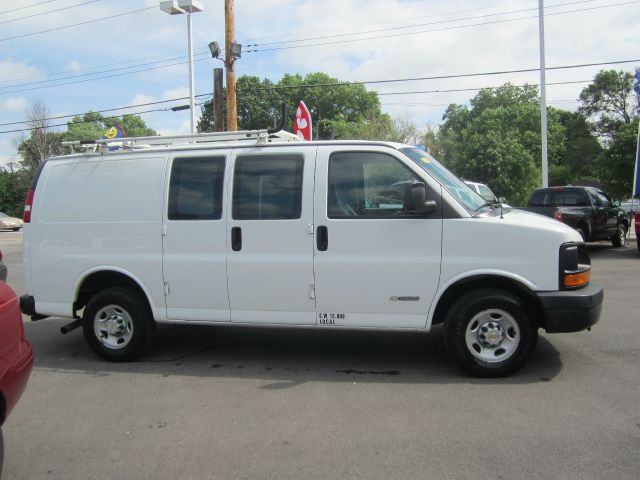 2004 Chevrolet Express Coupe 4D