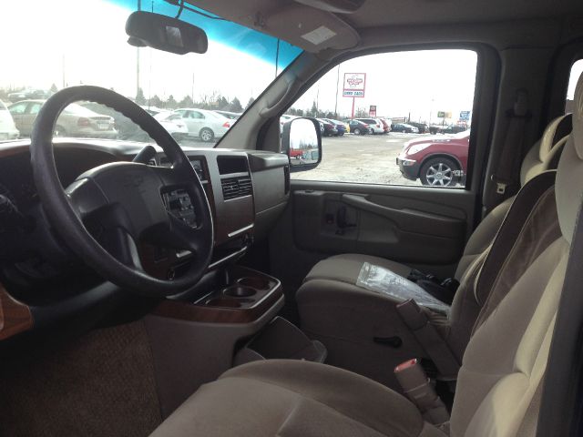 2004 Chevrolet Express Lariat, Diesel, 4x4finance