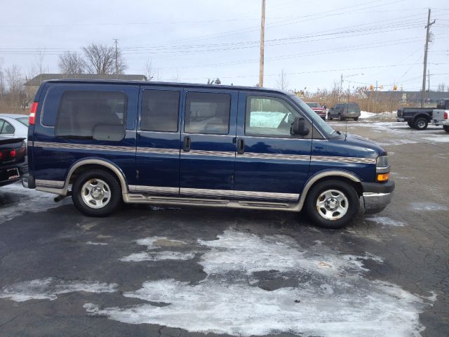 2004 Chevrolet Express Lariat, Diesel, 4x4finance