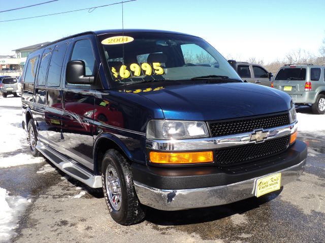 2004 Chevrolet Express 750i 4dr Sdn