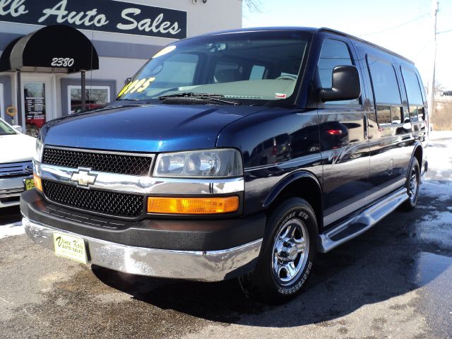 2004 Chevrolet Express 750i 4dr Sdn
