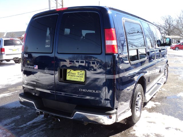 2004 Chevrolet Express 750i 4dr Sdn