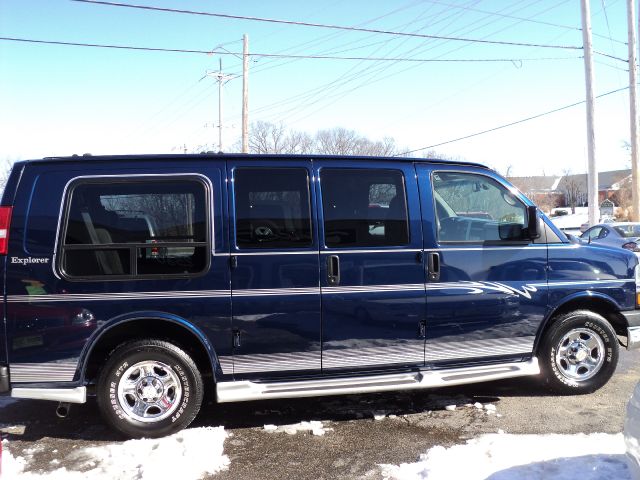 2004 Chevrolet Express 750i 4dr Sdn