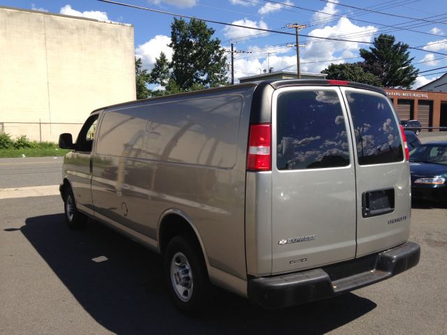 2004 Chevrolet Express T6A Sedan 4D