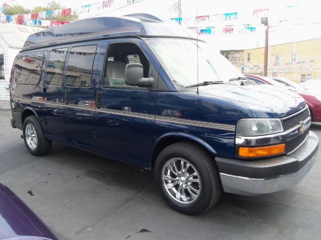2004 Chevrolet Express 750i 4dr Sdn