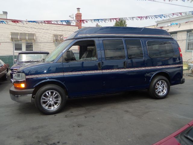 2004 Chevrolet Express 750i 4dr Sdn